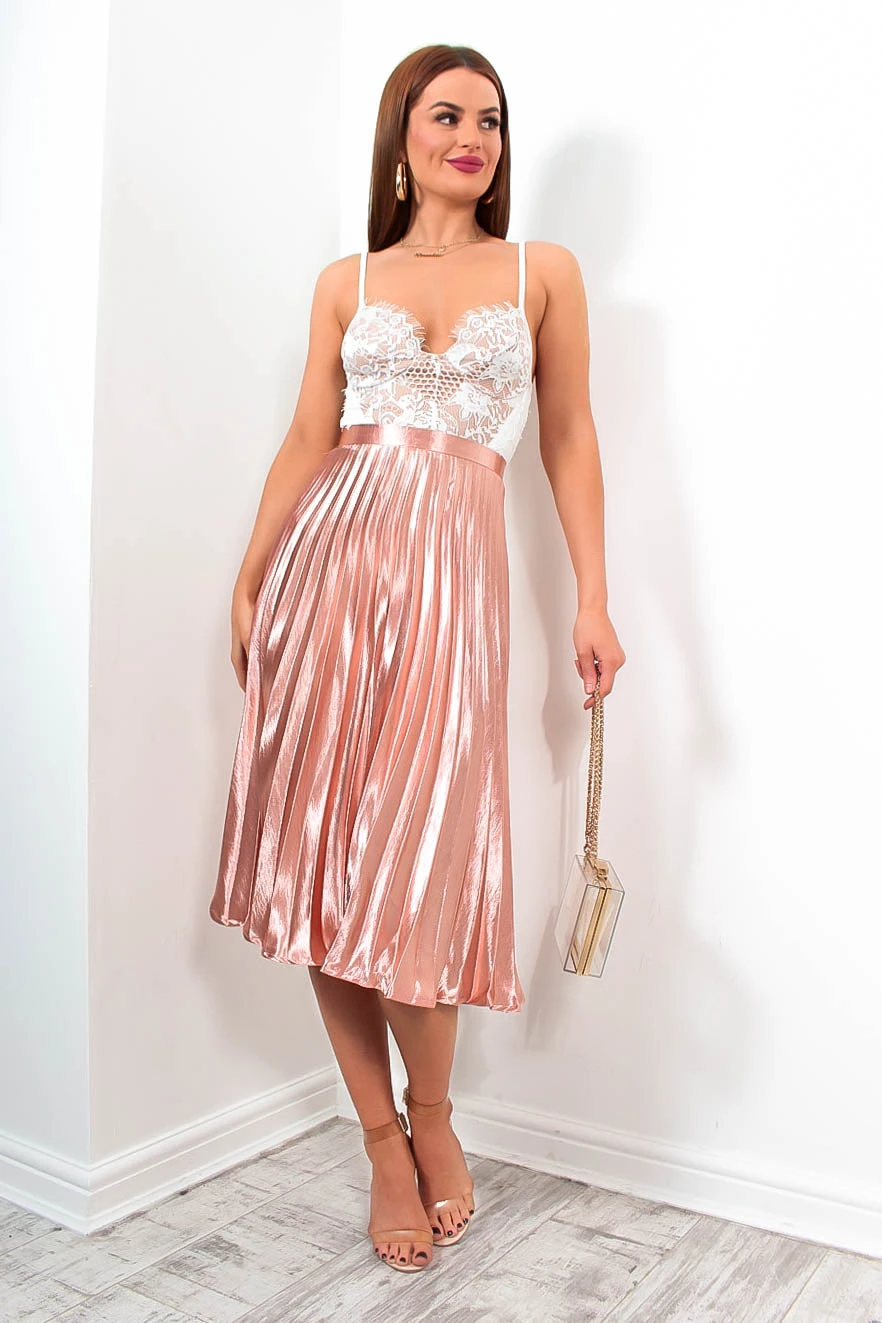 Shes A Runaway - Pink Shimmer Pleated Midi Skirt - Image 2